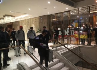 “Панцирите“ пристигнаа во Скопје, пред хотелот беа дочекани од своите фанови! (ФОТО)