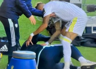 Биелса за малку ќе настрадаше од еден од своите најдобри играчи (ВИДЕО)