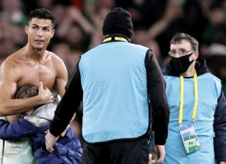 „Излетот“ на терен ќе ја чини 2500 фунти но вредеше, доби дрес од Роналдо (ВИДЕО)