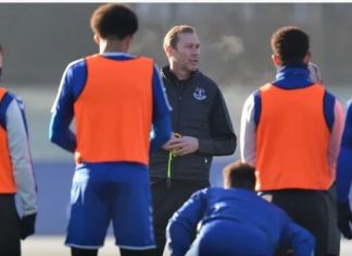 Шкотска легенда втор пат на кормилото на Евертон