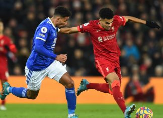 Ливерпул го среди Лестер, Арсенал и со играч помалку славеше кај Вулвс (видео)