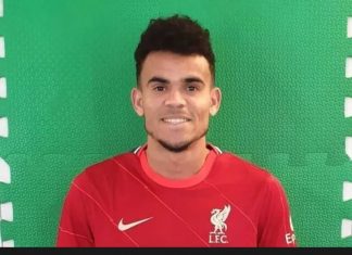 Луис Диаз пристигна во Ливерпул (ВИДЕО)