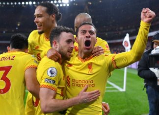 Ливерпул го покори „Емирати“ и дојде на бод зад Манчестер Сити во битка за титулата (ВИДЕО)