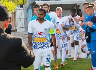 Штипјани им честитаа на чаирчани: Шпалир и подароци за новиот шампион (ФОТО)