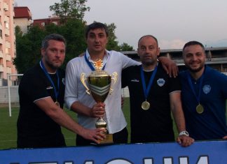 ФОТО НА СЕЗОНАТА: Седлоски со шампионскиот пехар