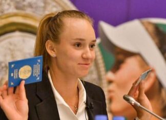 Некого многу ќе го боли: Еве што шампионката на Вимблдон по враќањето дома покажа на пресот! (ВИДЕО)