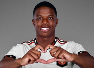 Левиот бек на Феенорд денеска ќе ги комплетира лекарските прегледи во Манчестер Ј.