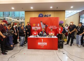 Клоп: Пристигнавме да одиграме против Јунајтед, но и да уживаме (ВИДЕО)