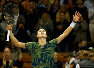 Дански тинејџер го победи Циципас за титулата во Стокхолм, италијански триумф во Неапол