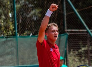 Калин Ивановски доминантно до 1/4 финалето во Тунис, загуби само три гејма!