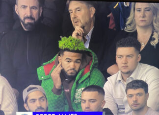 Светот му се смее на Рис Џејмс