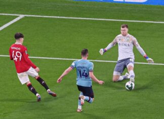 Манчестер Ј. подобар од Барнли, Чурлинов пропушти одлична шанса да погоди на „Олд Трафорд“ (ВИДЕО)