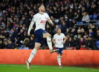 Тотенхем се „распука“ против Палас, Вила извади бод со „волците“ (ВИДЕО)