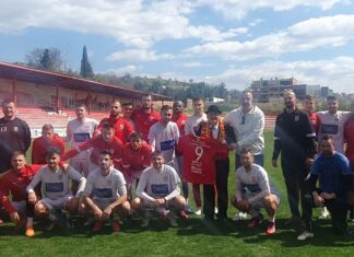 Неочекувана посета на тренингот на кавадарчани: Чичко Дончо со поддршка за Тиквеш! (ФОТО)