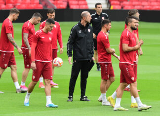 Се вратија насмевките кај нашите – Олд Трафорд инспирира (ФОТО)