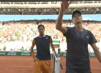 Еден од фаворитите елиминиран од Ролан Гарос по пет и пол часовна борба