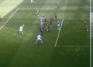 Првиот судија во Премиер лигата потврди: Голот на Аке беше од офсајд, неверојатно е како ВАР не го поништи