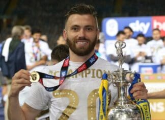 Фудбалер на Лидс ја прекина кариерата по повредата во дуелот со Грилиш