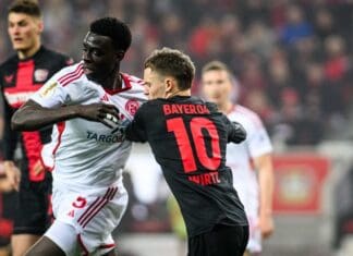 Баер (Л) чекори кон двојната круна, обезбеди финале во купот