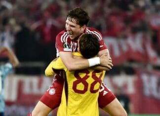 КЛ: Олимпијакос и вторпат ја преслуша Астон Вила за финале!