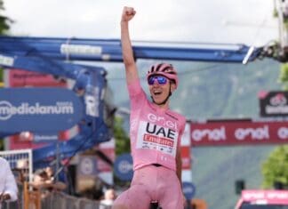 Погачар на чекор до историја: Утре ќе ја освои и „Џиро Д’Италија“