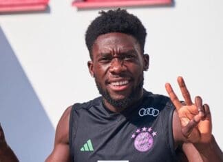 Дејвис повторно одби да потпише нов договор со Баерн (М)