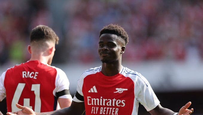 Сака добива договор за преку 300.000 фунти неделно