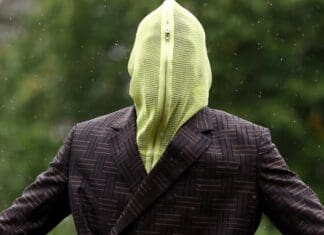 Фудбал и мода – погледнете во што дојде играчот на Ливерпул на собирот на репрезентацијата