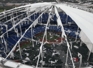 Познатиот стадион е една од „жртвите“ на угаранот Милтон (ВИДЕО)