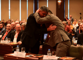 ФОТО И ВИДЕО НА ДЕНОТ: Пандев прв му честиташе на Масар!