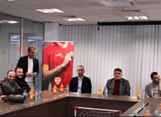 Еве како мина првиот работен ден на новиот претседател на ФФМ: Масар на средба со вработените, со Милевски, со новинарите! (ВИДЕО)