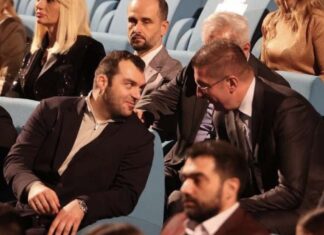 ФОТО НА ДЕНОТ: Премиерот и Пандев на иста линија за спортот!