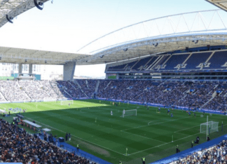 Ова се вистински фанови: Ќе го декласираш градскиот ривал со 4:0 а утредента на тренинг ќе ти дојдат 32.000 навивачи! (ВИДЕО)