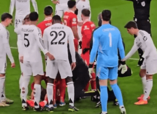 Навивач го снимил срамниот потег на физиотерапевтот на Ливерпул кон Арда Ѓулер (ВИДЕО)