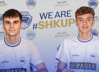 Шкупи се пофали со потпис на професионални договори со двајца свои младинци! (ФОТО)