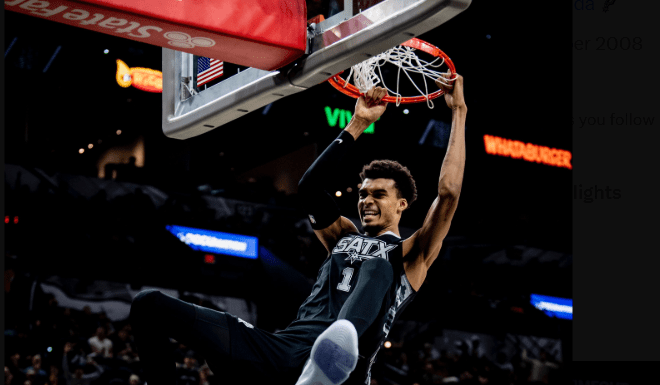 Француското чудо од 224 см ги предводеше Спарси до историја (ВИДЕО)