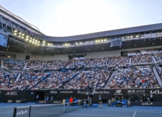 Силно невреме и грмотевици направија проблеми на стартот на Австралија Опен (ВИДЕО)