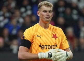 Тотенхем купува голман од Славија Прага