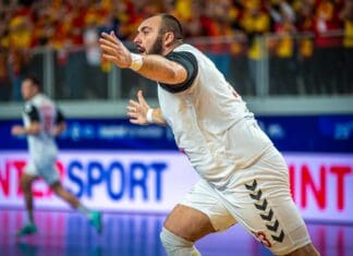 Пешевски во „ракавот“ чува од се по нешто (ВИДЕО)