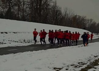 Работнички ги „гази“ километрите на Кеј (ВИДЕО)