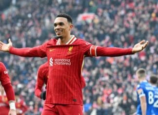 Не можат да му простат: Фановите на Ливерпул ги палат дресовите на Александер – Арнолд!(ВИДЕО)