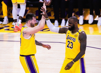 Откако Лејкерси одбија да му го продолжат договорот: Леброн во сезоната 2026/27 во дресот на Далас?!