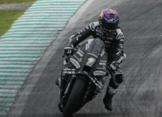 Светскиот шампион во Мото ГП доживеа тешка несреќа на тестирањата на Сепанг, итно опериран (ВИДЕО)