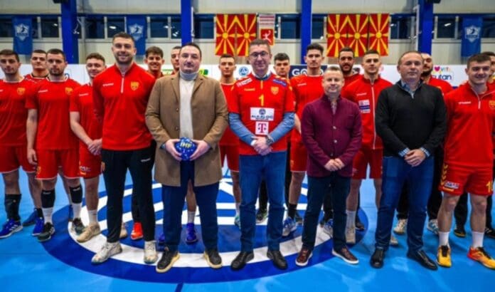 mickoski-i-borko-so-rakometarite-1024x603