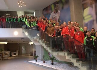 Унапредување на судиските стандарди и доделување на ФИФА амблеми