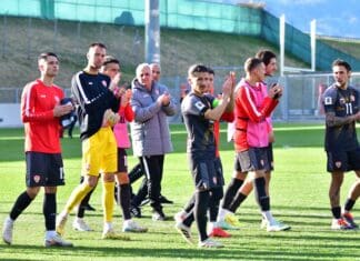 Достоинствено: Фудбалерите им се заблагодарија на фановите на поддршката! (ВИДЕО)