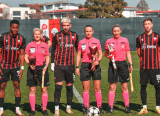 Убав гест на Шкендија: Цвеќиња за 8 Март за Пројковска и нејзините помошнички! (ФОТО)