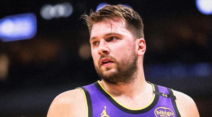 Дончиќ и Леброн постигнаа 65 поени, Лејкерси победнички (ВИДЕО)