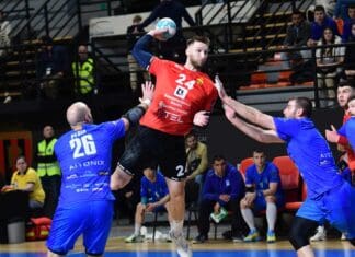 Хориха доби македонски пасош, Вардар со 10 странци