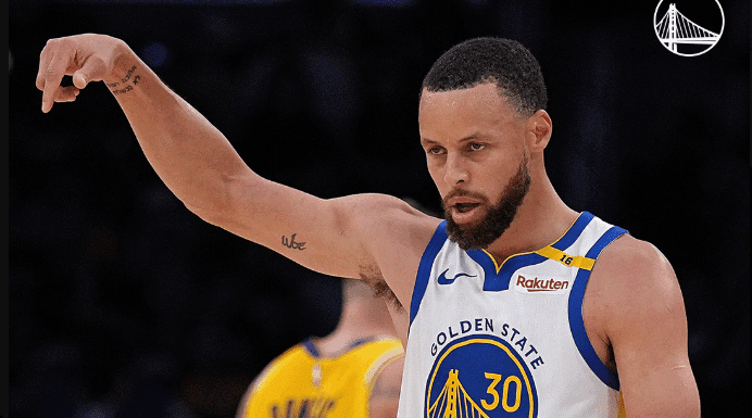 Железна одбрана на Вориорс против Клиперси (ВИДЕО)